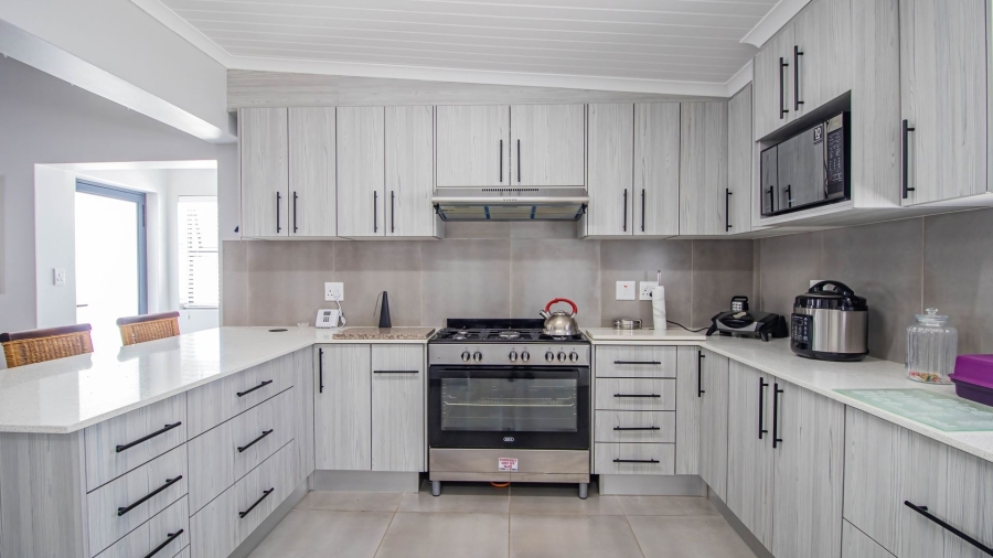 3 Bedroom Property for Sale in Atlantic Waves Estate Western Cape